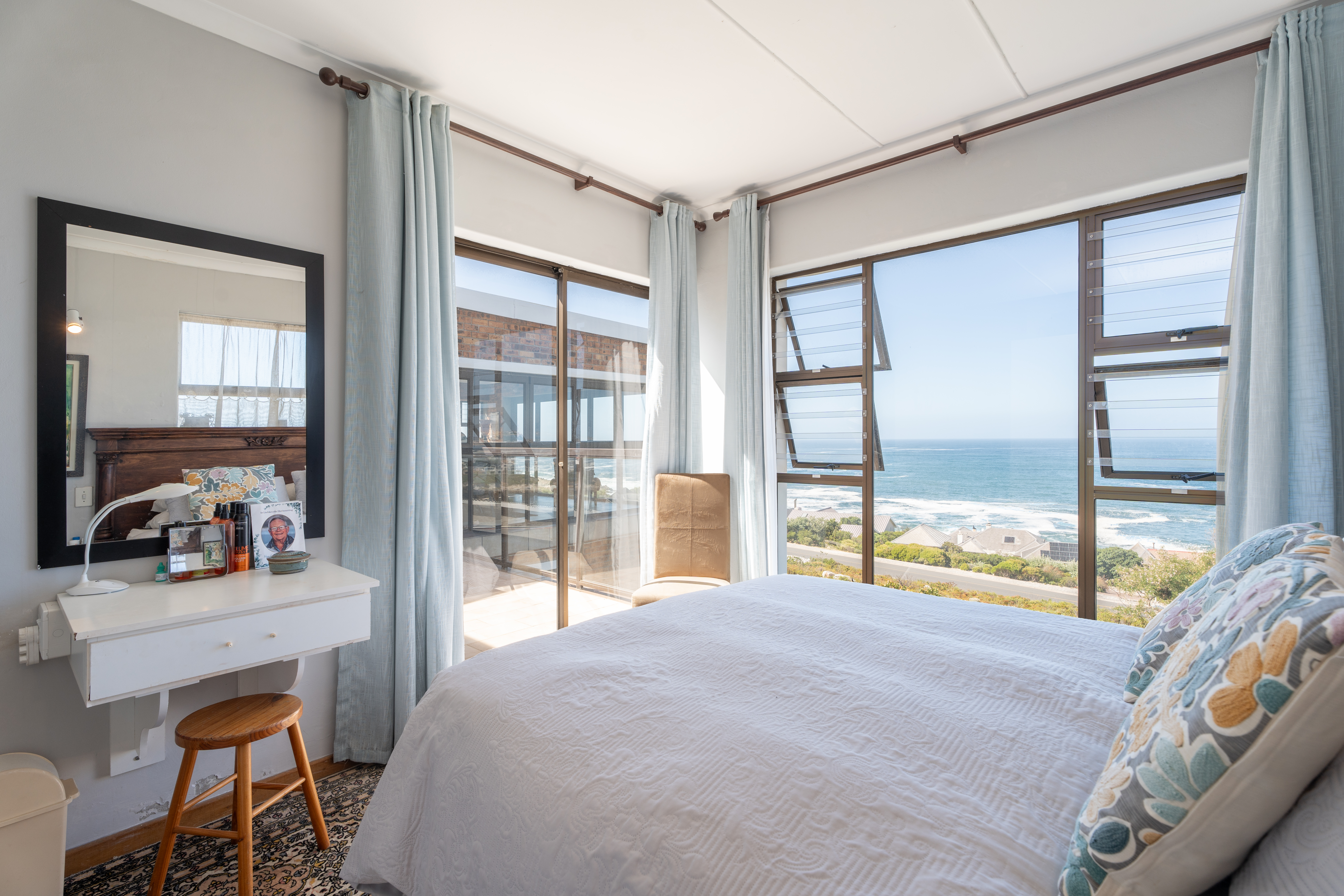 5 Bedroom Property for Sale in Bettys Bay Western Cape